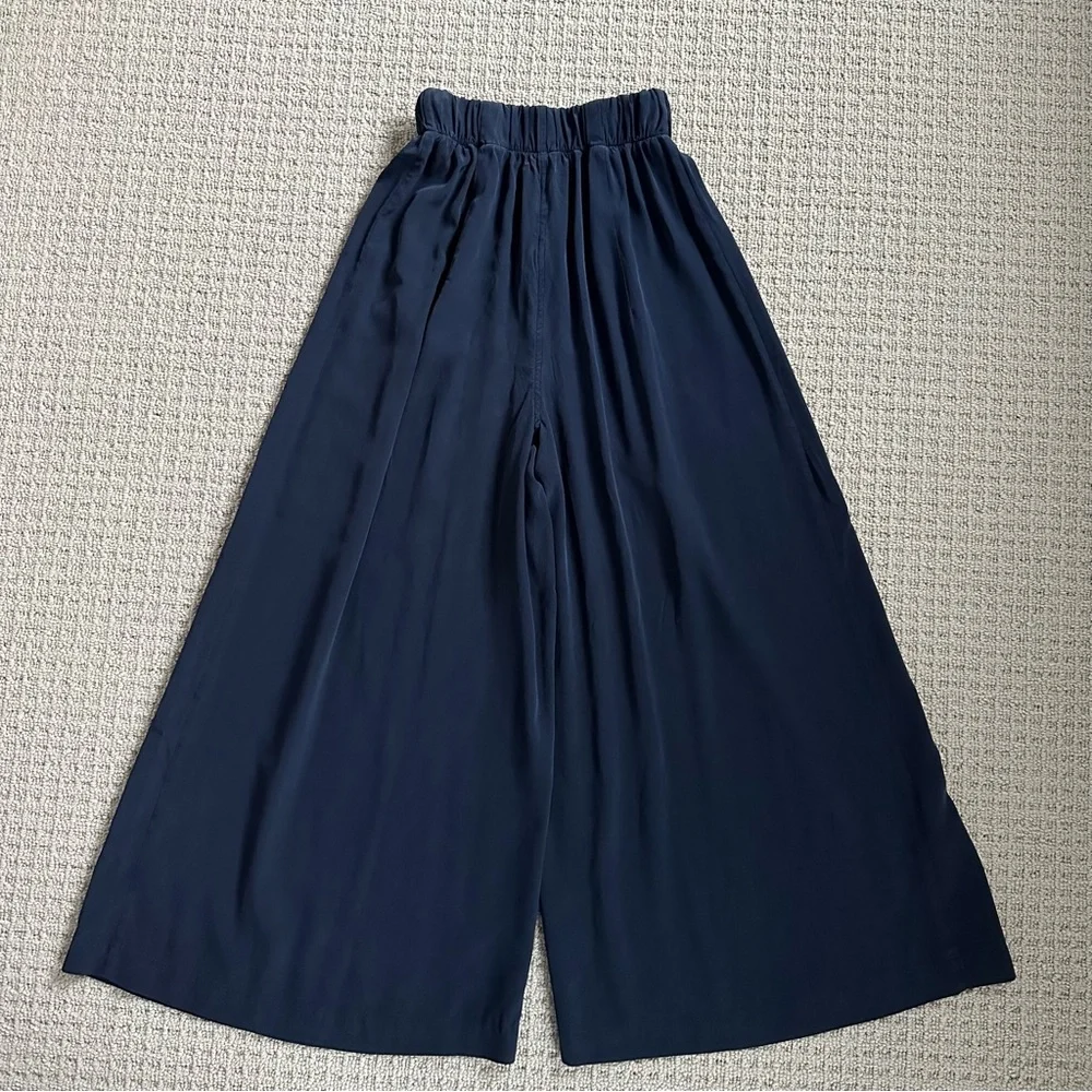 Elizabeth Suzann Andy Palazzo - Picture 2 of 6